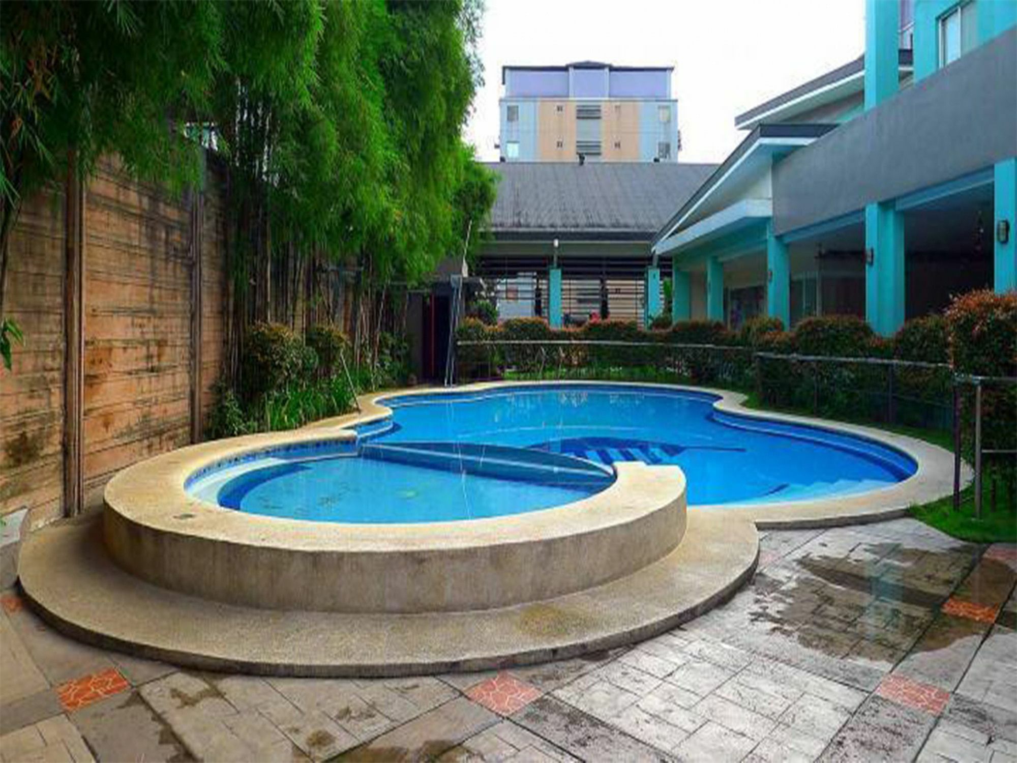 Sofia Bellevue Condominium Кесон-Сити Экстерьер фото